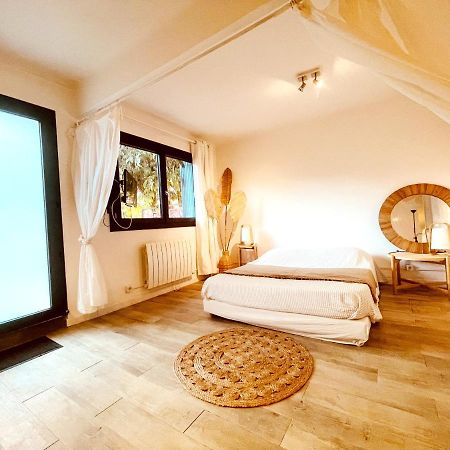 Superbe Appartement Boheme Dans Les Vignes Nimes Exterior photo