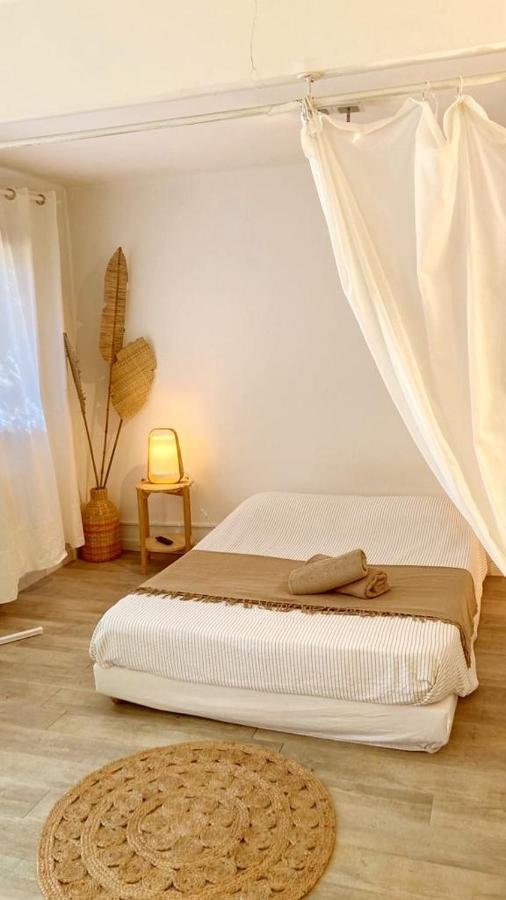 Superbe Appartement Boheme Dans Les Vignes Nimes Exterior photo