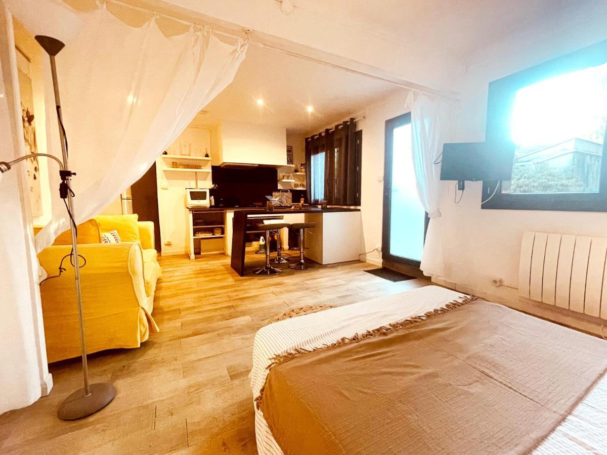 Superbe Appartement Boheme Dans Les Vignes Nimes Exterior photo