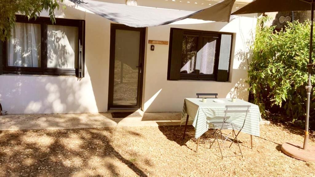 Superbe Appartement Boheme Dans Les Vignes Nimes Exterior photo
